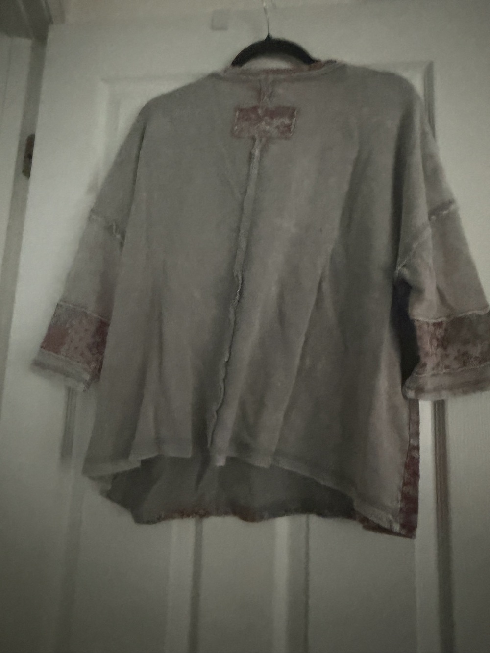 Easel Los Angeles Patchwork Floral Pullover Top in Ash Size S OVERSIZED - Picture 4 of 4